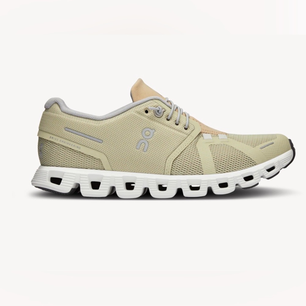 On Cloud 5 Womens Size 6 Running Shoes